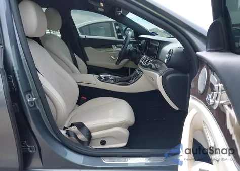 2019 Mercedes-Benz E 300 4Matic из США, поврежденный, VIN WDDZF4KB4KA489825